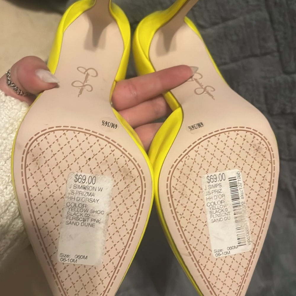Jessica Simpson yellow heels - Picture 5 of 8